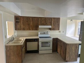 212 N Chestnut Rd in Lakeland, FL - Building Photo - Building Photo