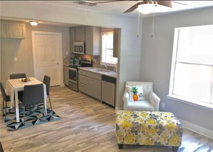 315 Reid St in Gonzales, TX - Building Photo - Building Photo