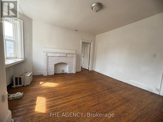 846-850 Broadview Ave in Toronto, ON - Building Photo - Building Photo