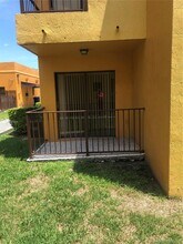 546 NW 114th Ave-Unit -104 in Miami, FL - Building Photo - Building Photo