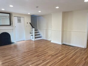 694 Boston Post Rd in Darien, CT - Building Photo - Building Photo