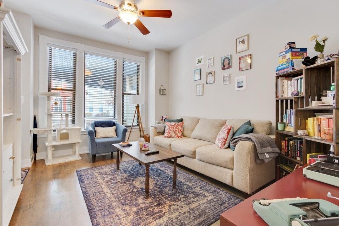 3250 N Lakewood Ave, Unit 1 in Chicago, IL - Building Photo