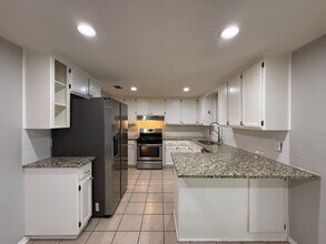 1071 Castlebury Mansion in Yukon, OK - Building Photo - Building Photo