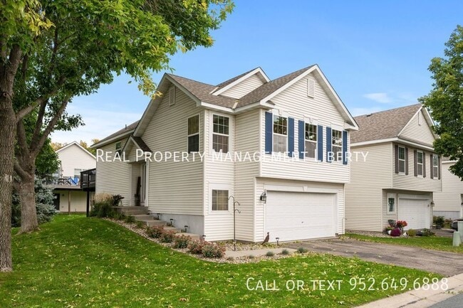 property at 1412 Yorkshire Ln