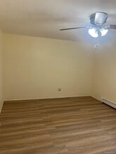 11 Arden Ln in Farmingville, NY - Building Photo - Building Photo