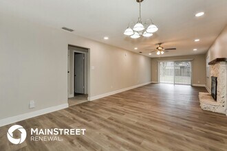 25501 Troon Ave in Sorrento, FL - Building Photo - Building Photo