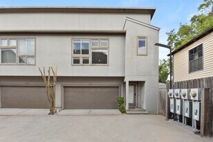 241 N Lenox St in Houston, TX - Building Photo