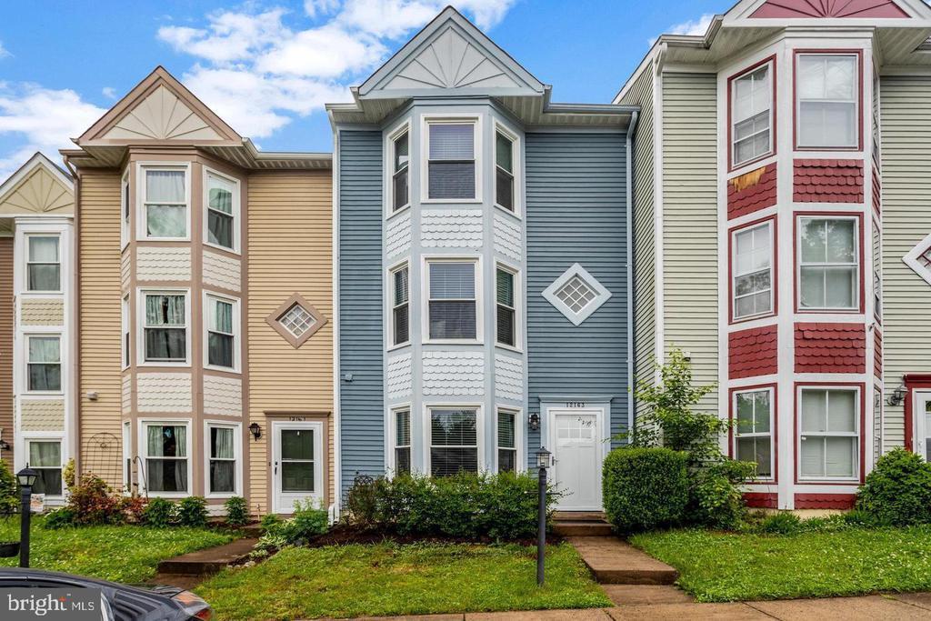 12163 Presidio Way in Woodbridge, VA - Building Photo