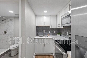 2541 W Main St in Tampa, FL - Building Photo - Building Photo