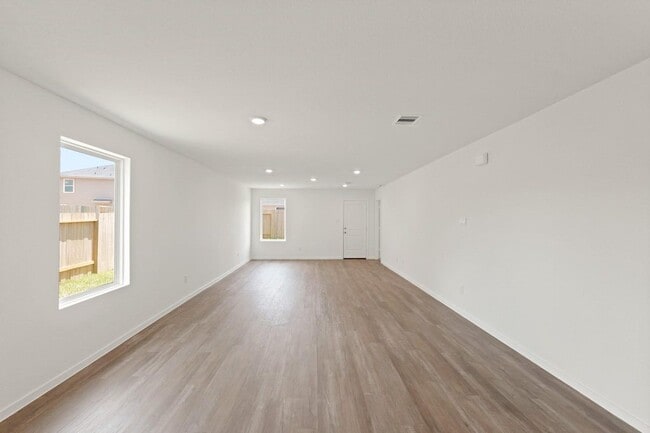 property at 40847 Hawthorne Glades St