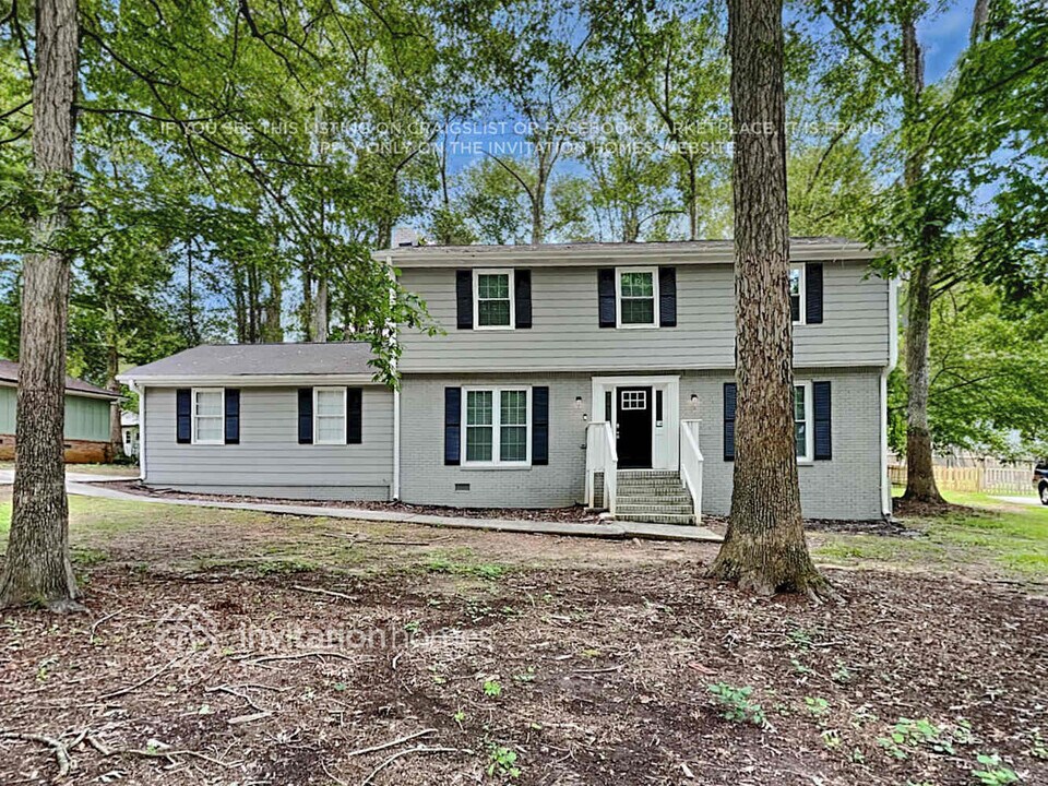 841 Sugar Creek Way SE in Conyers, GA - Building Photo
