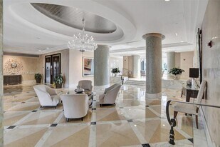 6917 Collins Ave in Miami Beach, FL - Building Photo