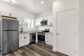 1343 E Willetta St in Phoenix, AZ - Building Photo - Building Photo
