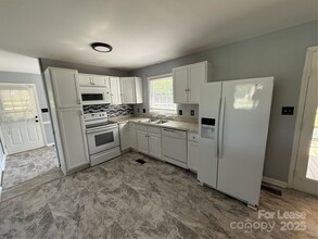 6820 Rumple Rd in Charlotte, NC - Building Photo - Building Photo