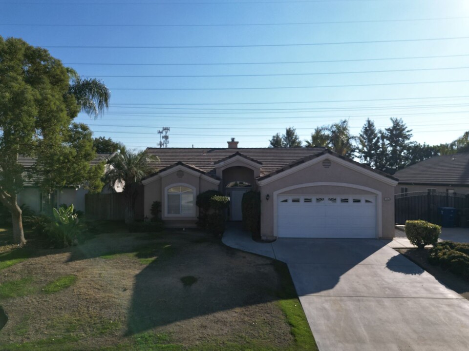 9503 Seabeck Ave in Bakersfield, CA - Building Photo