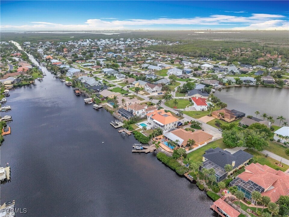 17539 Boat Club Dr in Ft. Myers, FL - Building Photo
