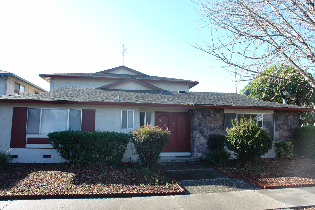 3832 Moorpark Ave in San Jose, CA - Building Photo