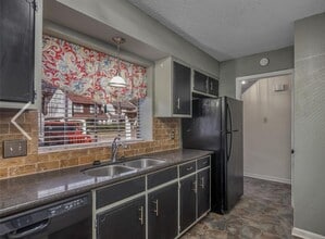 775 Highland Square Dr in Shreveport, LA - Building Photo - Building Photo