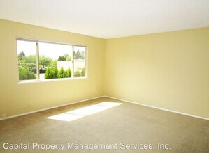 3705 SE 35th Pl in Portland, OR - Foto de edificio - Building Photo