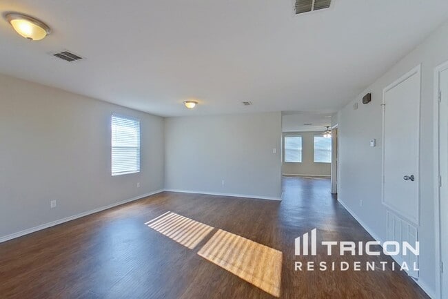 1714 La Caya Dr in Mansfield, TX - Foto de edificio - Building Photo