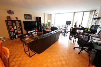 45 Longwood Ave, Unit 506 in Brookline, MA - Building Photo - Building Photo