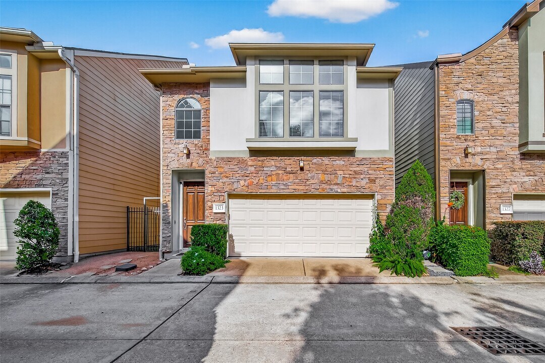 1323 Studer St in Houston, TX - Building Photo