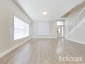 1990 Turnberry Dr in Oviedo, FL - Building Photo - Building Photo