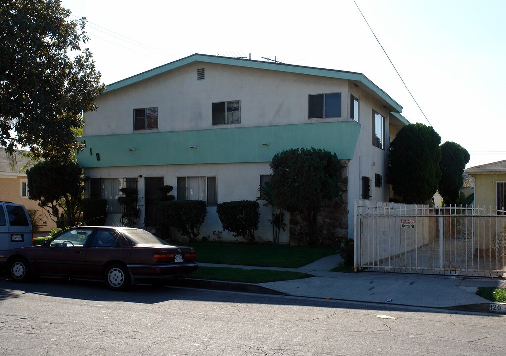 118 W Buckthorn St in Inglewood, CA - Building Photo