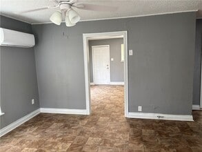 701 W Lakeside Dr in Corpus Christi, TX - Building Photo - Building Photo