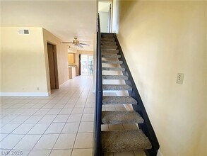 894 Rhinegold Way in Las Vegas, NV - Foto de edificio - Building Photo