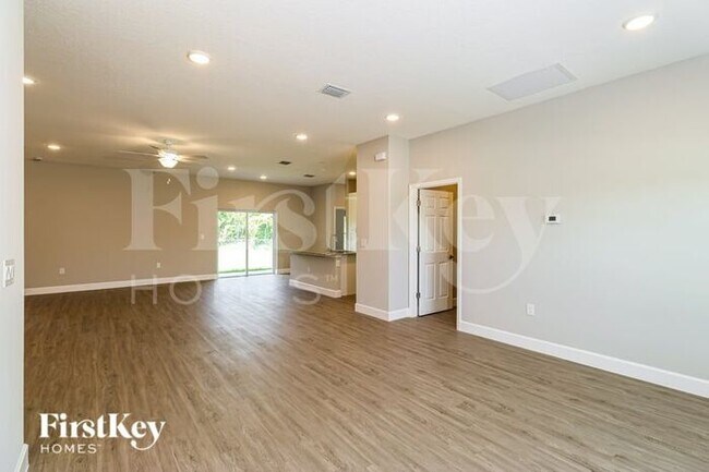 525 Garbelmann St in Palm Bay, FL - Building Photo - Building Photo