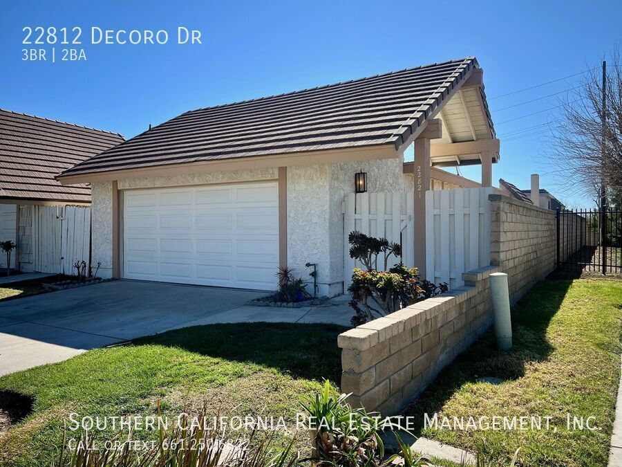 22812 Decoro Dr in Santa Clarita, CA - Building Photo