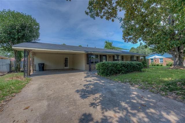 1330 E Washington St in Shreveport, LA - Building Photo - Building Photo