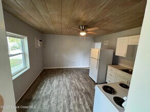 2095 Pineapple Ave, Unit 1 in Melbourne, FL - Building Photo - Building Photo