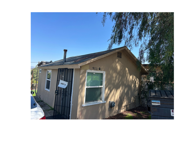 9111 Creekford Dr in Lakeside, CA - Foto de edificio - Building Photo