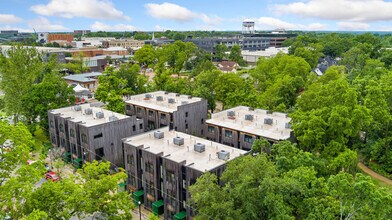 315 NE Burwood Mews in Bentonville, AR - Building Photo - Building Photo