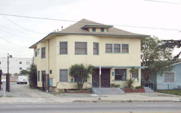 3416-3418 1/2 Arlington Ave in Los Angeles, CA - Building Photo