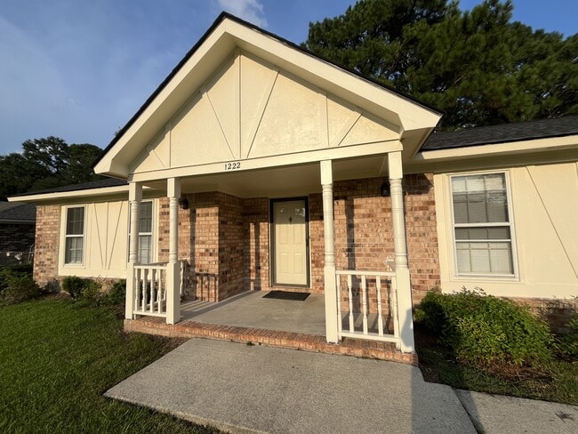 1222 Hampton Dr in Summerville, SC - Building Photo - Building Photo