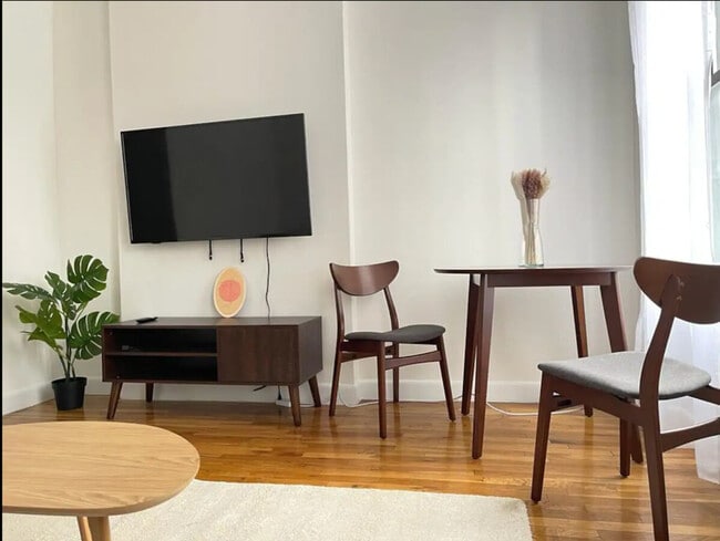 410 E 60th St in New York, NY - Building Photo - Building Photo