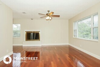 38 Woodlake Dr in Port Orange, FL - Building Photo - Building Photo