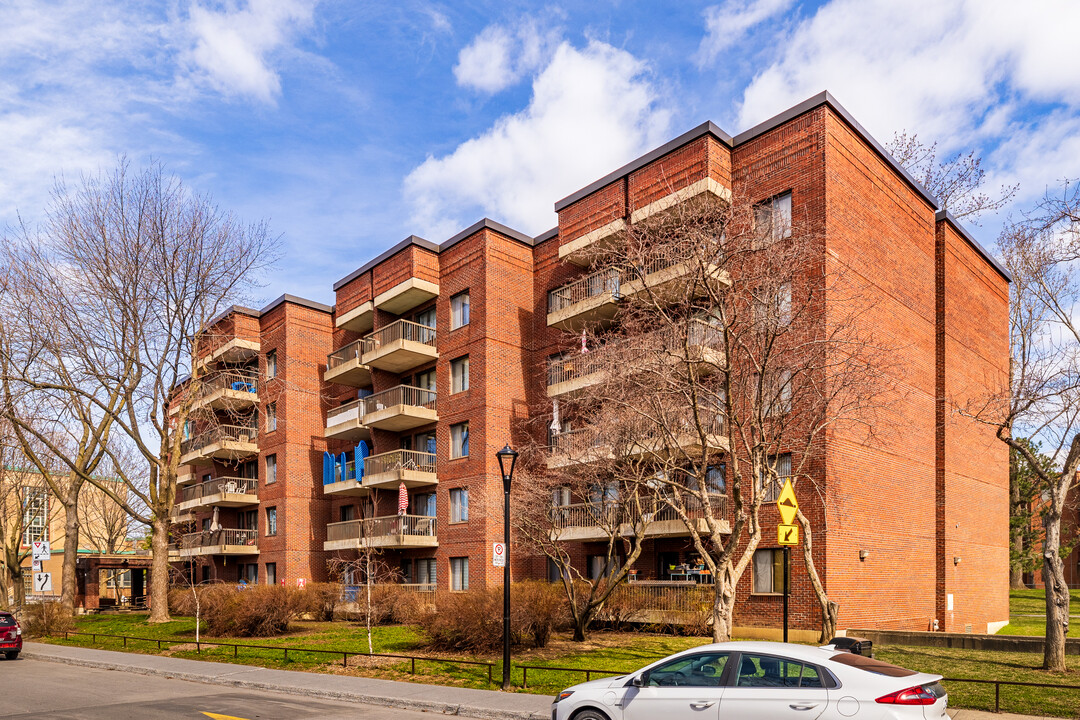 Saint-Marc in Montréal, QC - Building Photo