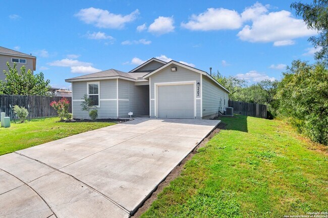 5502 Rosillo Hill in San Antonio, TX - Building Photo - Building Photo