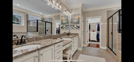 437 Chapel Grove Ln in Knoxville, TN - Foto de edificio - Building Photo