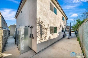 11845 Hamlin St in Los Angeles, CA - Building Photo