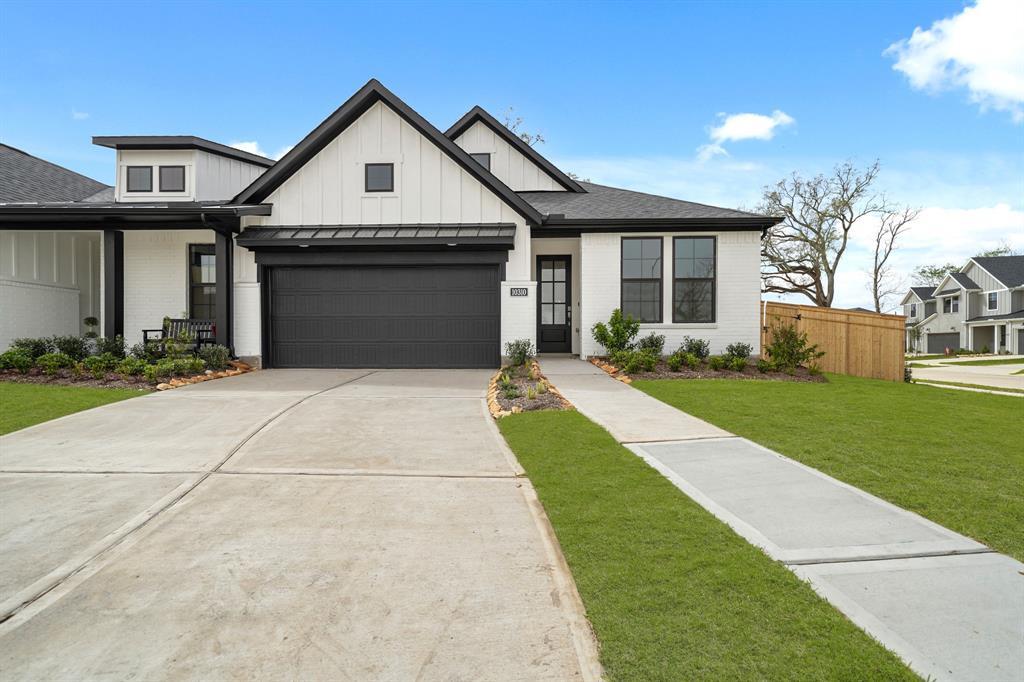 10310 Tranquil Lk Dr in Missouri City, TX - Building Photo