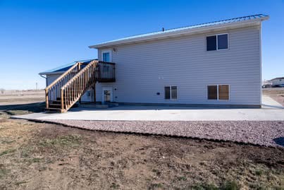 8590 Ptarmigan Ave in Gillette, WY - Foto de edificio - Building Photo