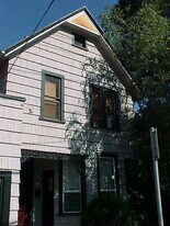 4234 S View Point Ter in Portland, OR - Building Photo