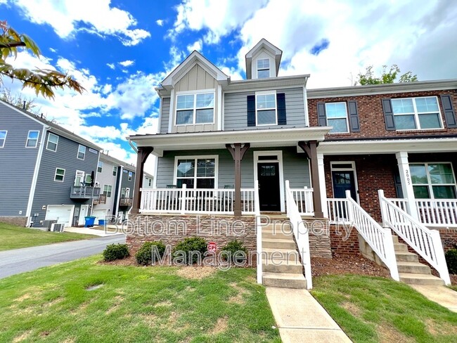 property at 2001 Laurel Vlg Cir
