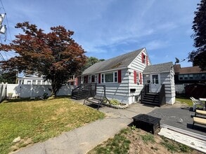89 Bunker Hill Ave in Lowell, MA - Building Photo - Building Photo