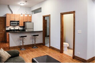 1451 N Artesian Ave in Chicago, IL - Building Photo - Building Photo